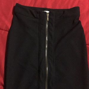 Black zippered Pencil skirt